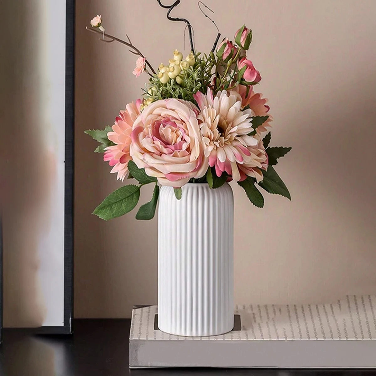 Striped Ceramic-Style Plastic Vase – Elegant Floral Display for Any Space