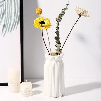 Minimalist Nordic Plastic Vase – Perfect for Modern Home Décor