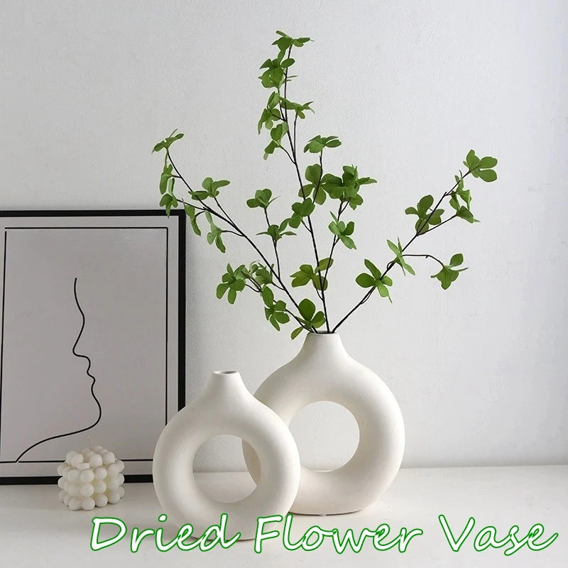 Modern Donut Vase – Stylish White Ceramic Look for Elegant Home Decor