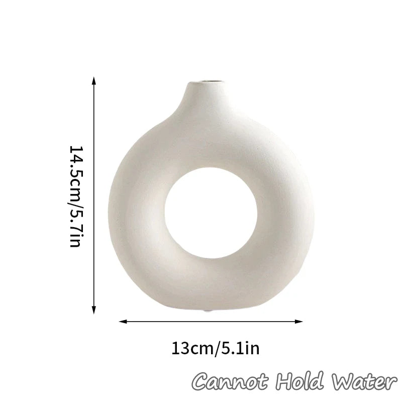 Modern Donut Vase – Stylish White Ceramic Look for Elegant Home Decor